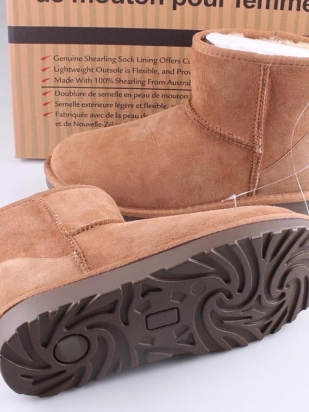 New Kirkland Signature Shearling Boots Booties Women’s Size 8 Chestnut Suede